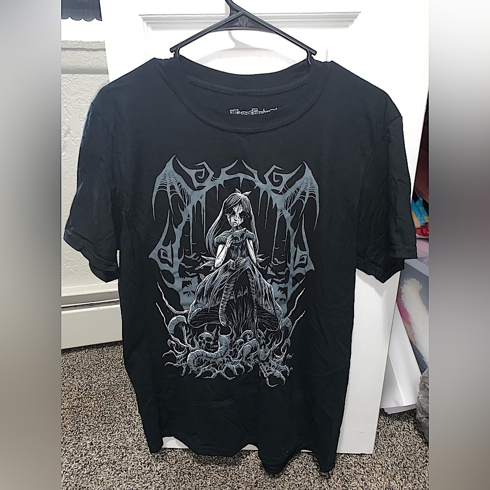 Hot Topic Vampire freaks Tee
